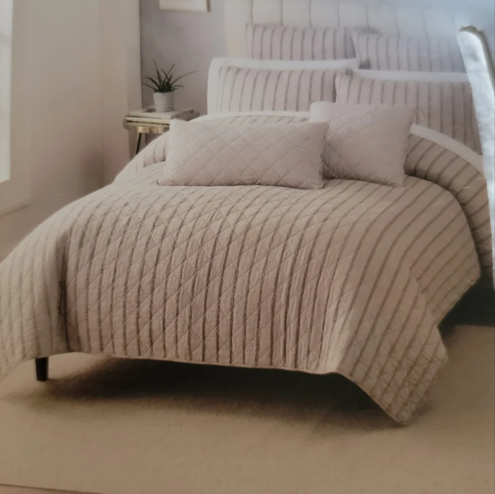 New King Cotton Quilt Rachel Zoe 106" x 92" Grey - Picture 5 of 12